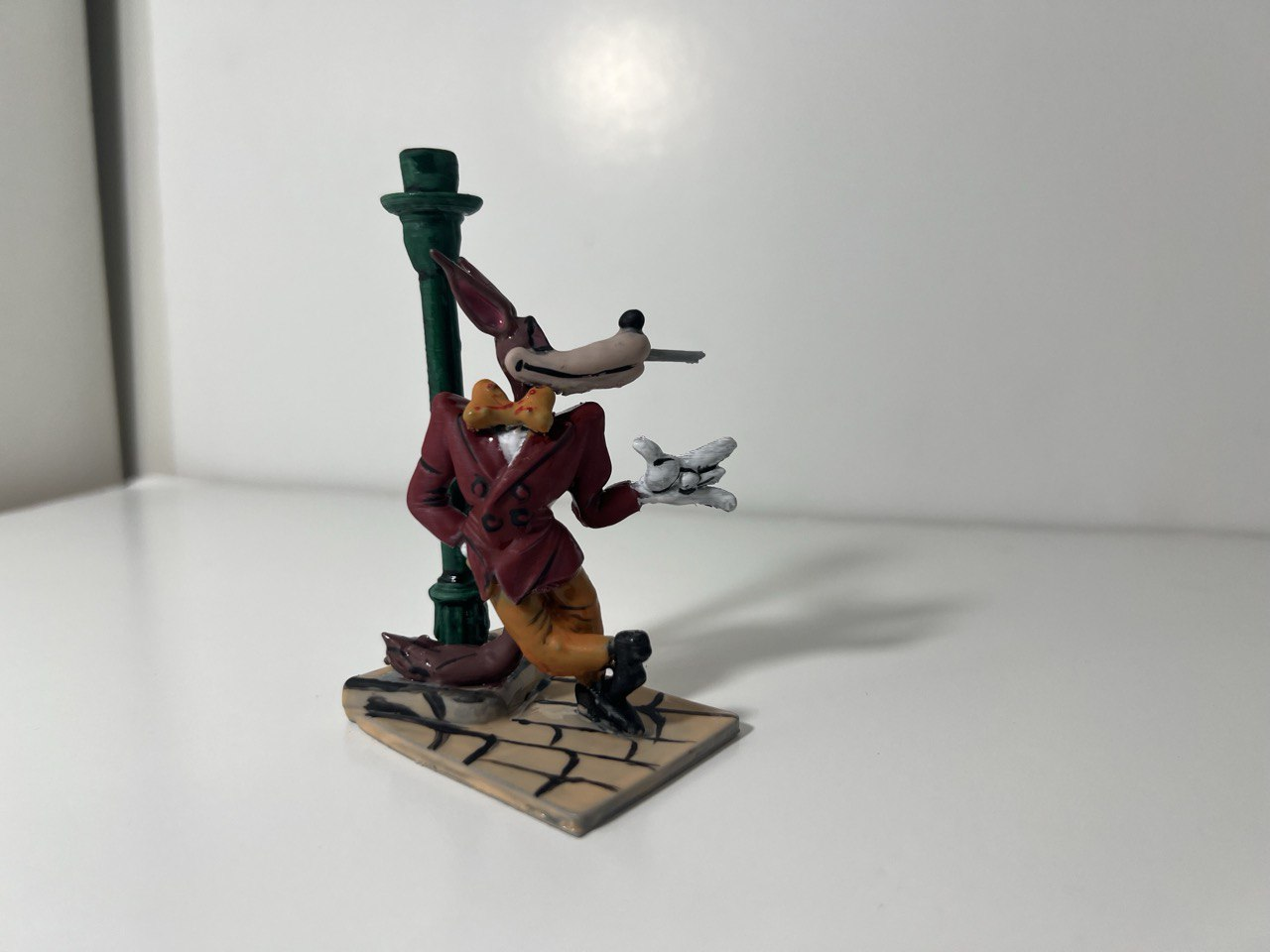 Tex Avery Wolf Street Lamp Pose